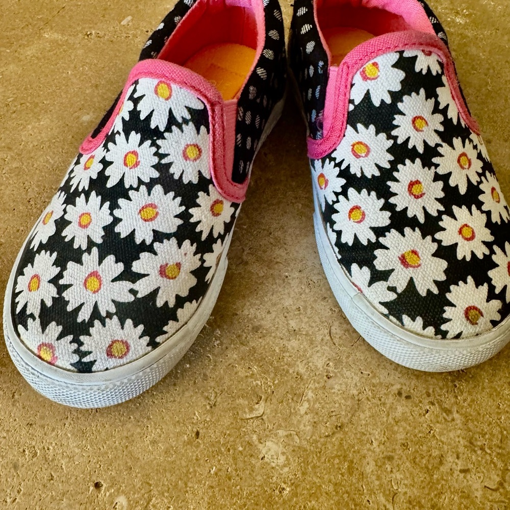 Crayola Kids Slip-On Shoes - size 7